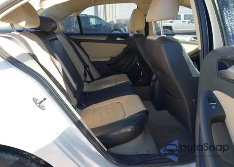 2013 Volkswagen Jetta 2.5L Sel from USA, damaged, VIN 3VWLX7AJ9DM363910